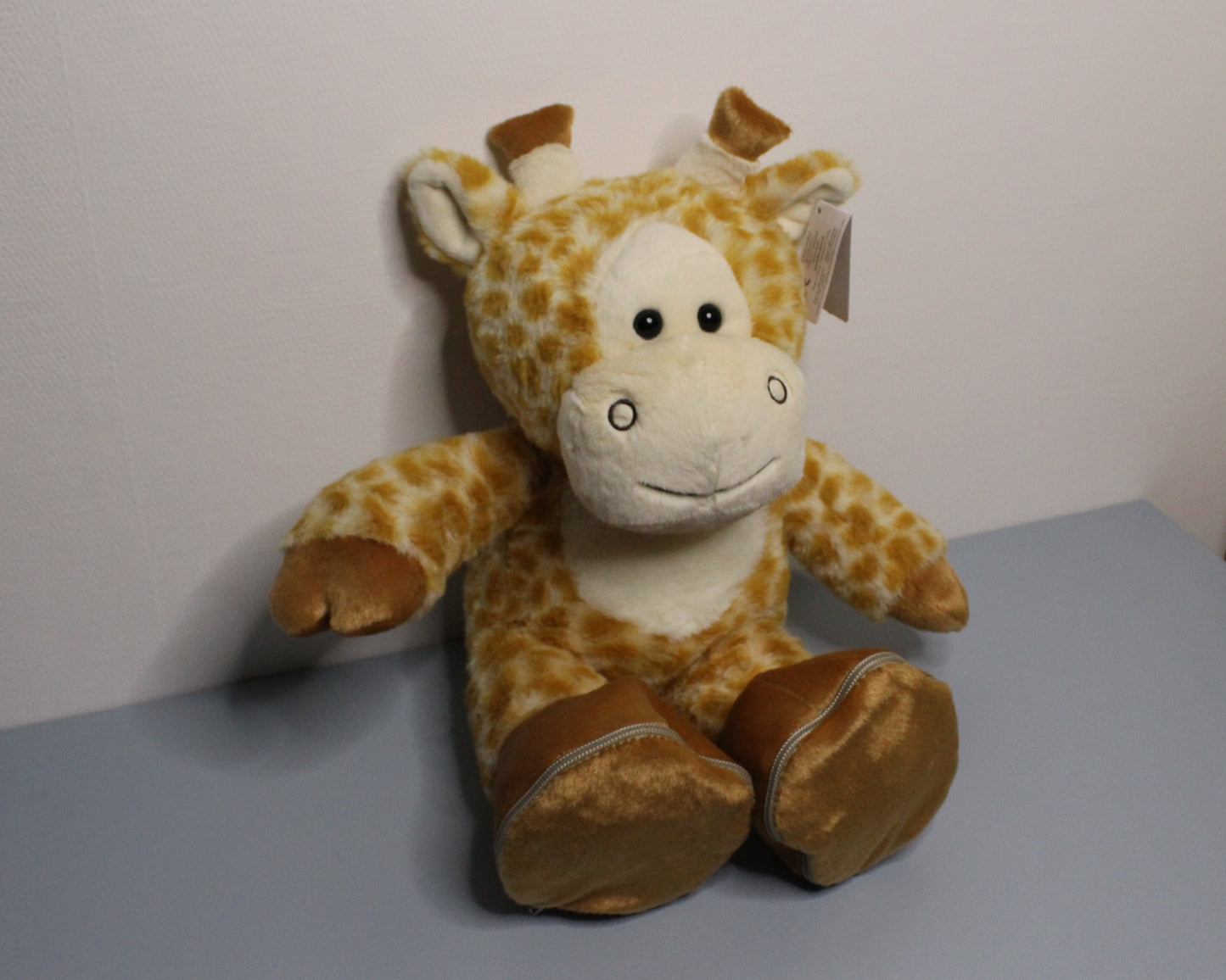 Knuffel met gepersonaliseerde voetjes